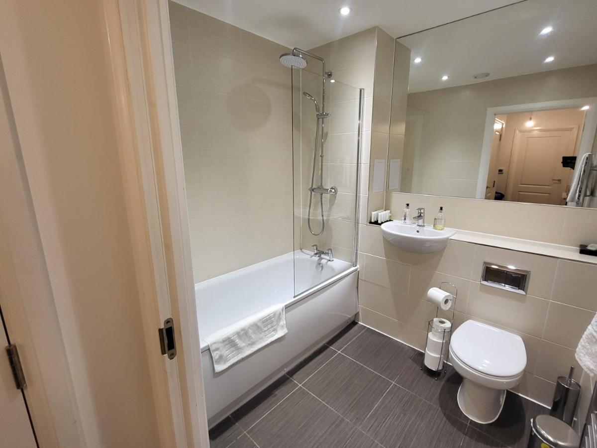Garland Apartment, Greenhithe 3 Дартфорд Экстерьер фото