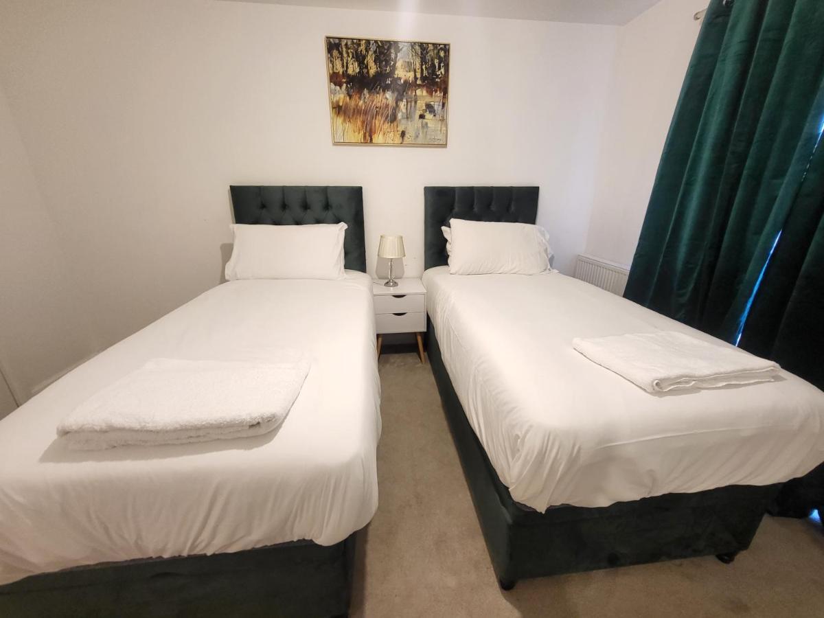 Garland Apartment, Greenhithe 3 Дартфорд Экстерьер фото