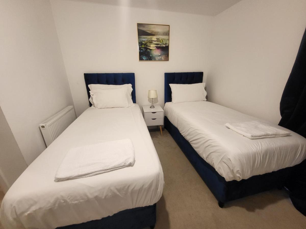 Garland Apartment, Greenhithe 3 Дартфорд Экстерьер фото